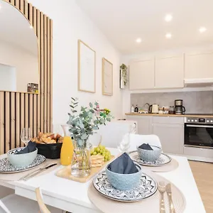 Goldheidis Apartment Düsseldorf